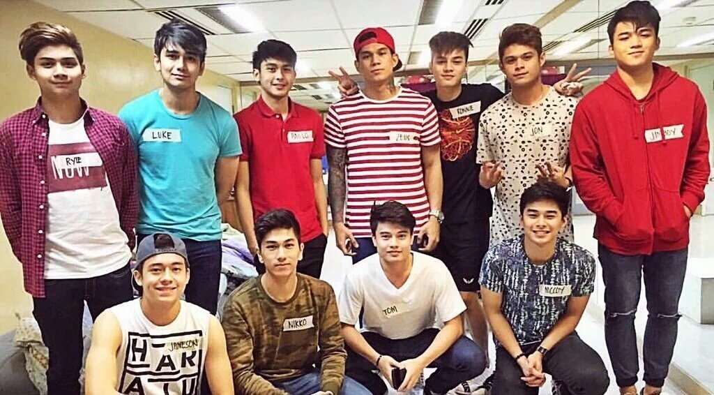 HashtagsBTN's tweet photo. Nakikisama talaga sila sa panahon! Grabe kayo mga beh! Ang iniiiiit! @iamzeuscollins
HASHTAGS FeaturedOnStarStudio https://t.co/HJ0MYIZF5X