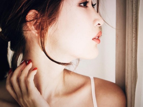 CoffeeCode103's tweet image. 【清楚でセクシー】紗栄子の胸が見えそう…　濡れた髪がセクシーすぎる！ goo.gl/cKn8Wa