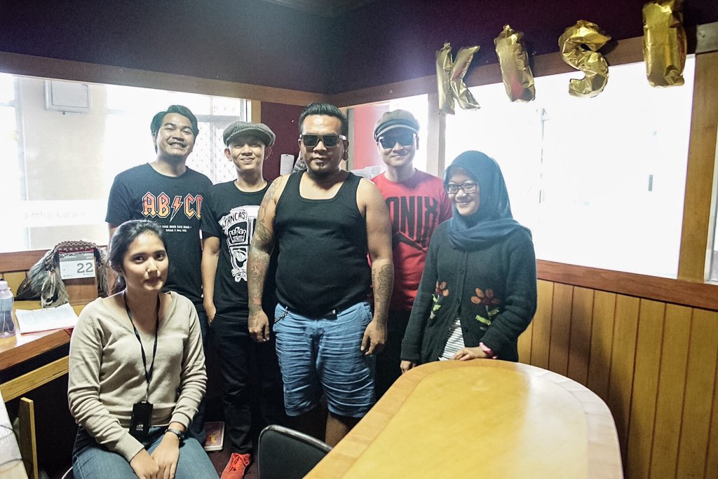 Selamat siang bogor kita sedang #ONAIR di radio @KisiFmBogor 93,4 FM #mediatour #SoekamtiDay #Bogor