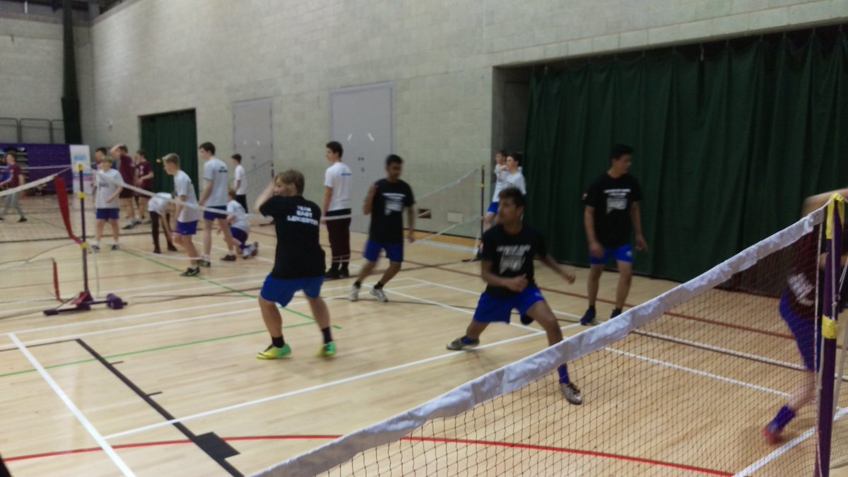 rusheymeadpe's tweet photo. #EastLeicester dodgeball showing how to dodge, dip, duck &amp; dive #LRSchoolGames #gorushey https://t.co/sgNC8a3rmt