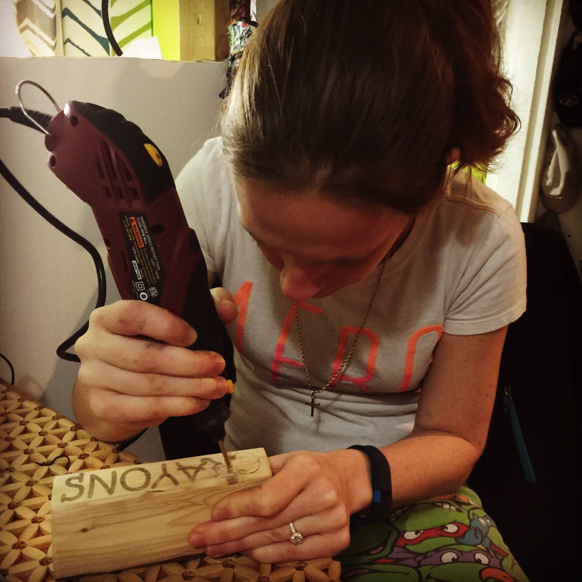 AADecorEtsy's tweet photo. #making #crayon holder #inktransfer onto the #reclaimedwood & #carved with #rotarytool
https://t.co/3Mn455PBc3 https://t.co/j33iUL2BHK