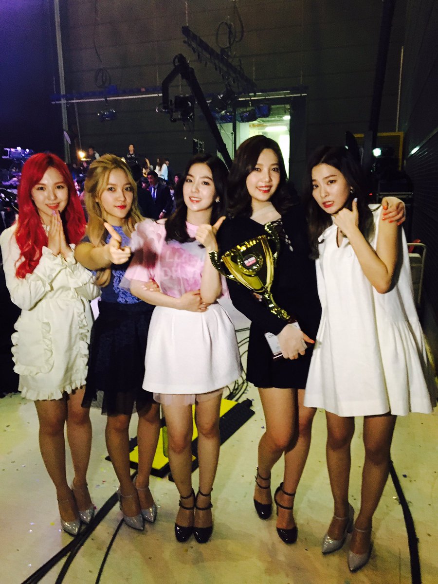 3월 23일 쇼챔피언 '챔피언송'은? 레드벨벳 &lt;7월 7일&gt;입니다! 감성적 벨벳컨셉으로 돌아온 '레드벨벳'의 챔피언송 수상을 진심으로 축하드립니다^^*