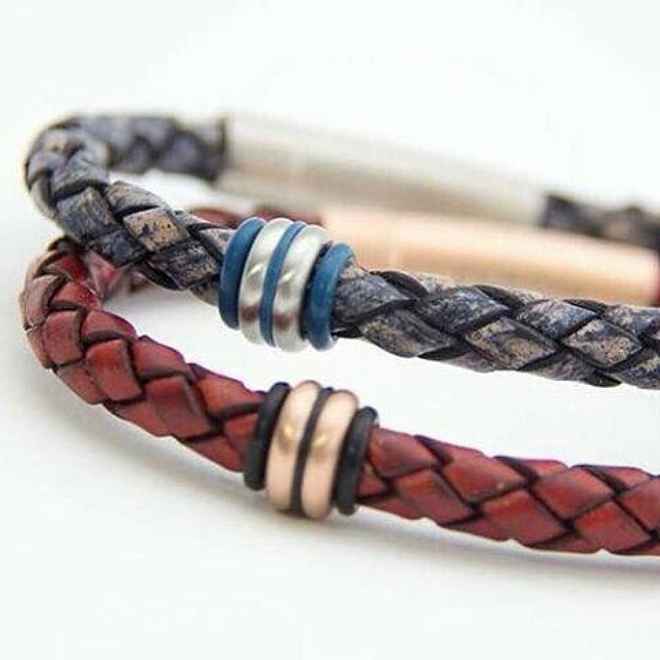 Piezas únicas para los más vanguardistas. #JoyeriaGroba #babochka