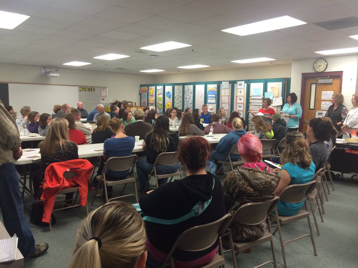 NMPrincipal's tweet photo. Over 70 parents joined us this morning for our Literacy Breakfast @DanielleCoudret @Libbynave1 ! Classrooms next! https://t.co/oBBZ4rTtJa