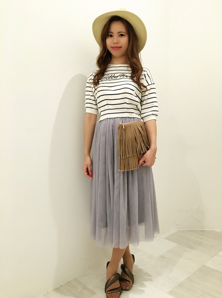 TOCOPACIFIC109's tweet photo. 「ボーダーニット」

color. white. green

price¥6.000＋Tax

5部丈の袖丈と着丈もショート丈デザインでお洒落な1枚です😍

shop→https://t.co/OQ149v1yiI https://t.co/aLfXEmJZwC