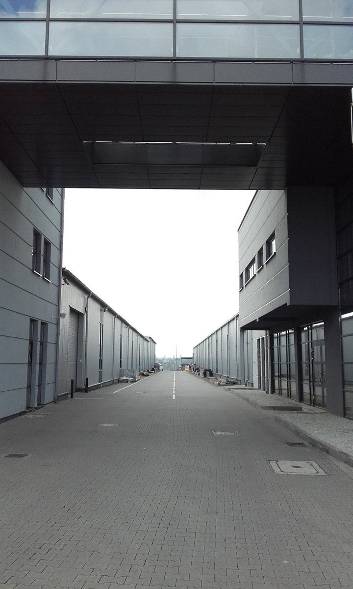 EUROCOLOR_'s tweet photo. 6:57 - za kilka minut tą drogą wyruszy transport okien na południe Europy
#EUROCOLOR #OKNA #MAX+ https://t.co/6fwaoqVdV5
