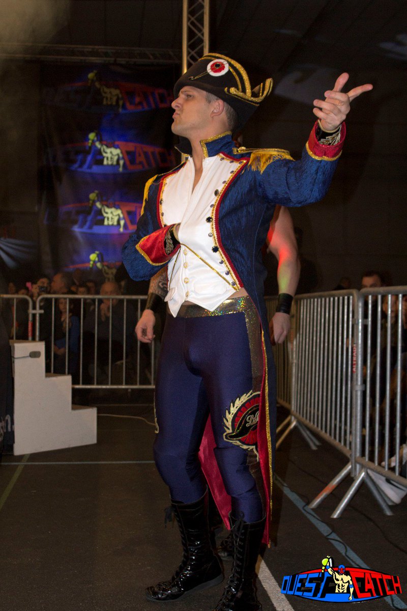 Napolegion's tweet photo. In case you are wondering who designed my absolutely amazing outfit ------> @GIMICKS247 #TheBest #Napolegion https://t.co/FlY6VI7gLg