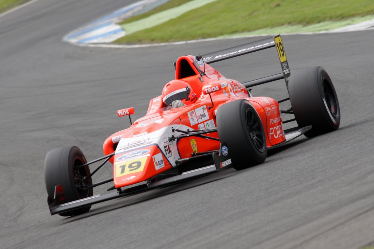 BritishGT's tweet photo. 2015 saw former British kart champ @SMitchellRacing finish P7 in his first year of car racing in @FordMSAFormula. https://t.co/AIuxAYukdE