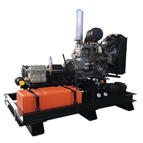 Multidronet's tweet photo. Nuevo equipo fabricado a medida. Hidrolimpiadora con motor Diesel, bomba Pratissoli KF28, 93lts/min 210bar. https://t.co/PnfXYLR7RQ