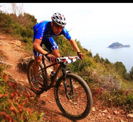 <a href="/CominelliCri/">Cristian Cominelli</a> in azione alla GF di Alassio portacolori nazionale XCM su xc29 <a href="/parkprebicycles/">PARKPRE BICYCLE</a> <a href="/srmtraining/">SRM Training System</a> 
#fci#uci