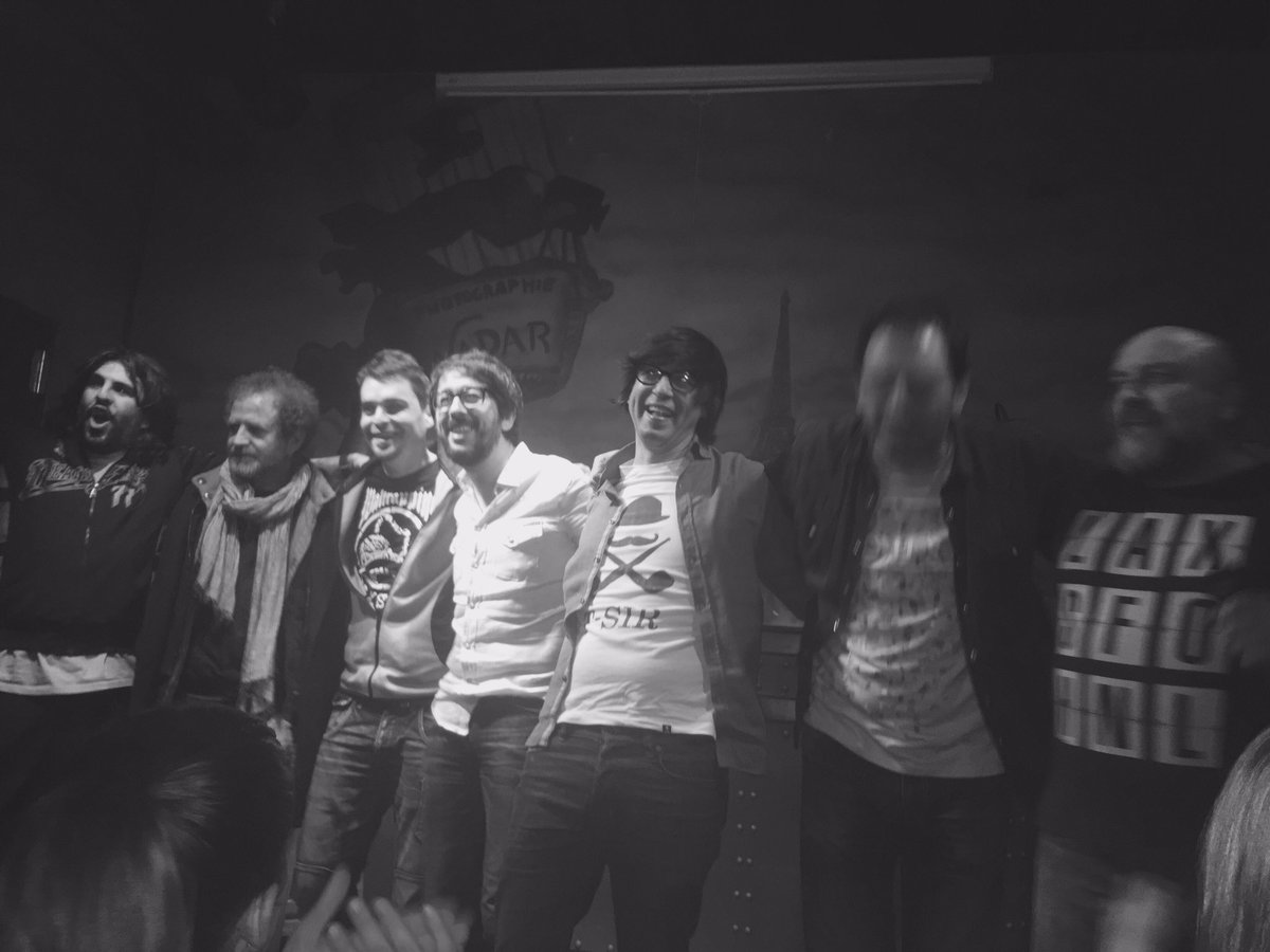 pmcprm's tweet photo. @SomosComikazes ,menudos artistas,a cada cual mejor!!!! Buena noche, en muy buen ambiente y compañía @AlbertoSanz10 https://t.co/zOftehdxjC