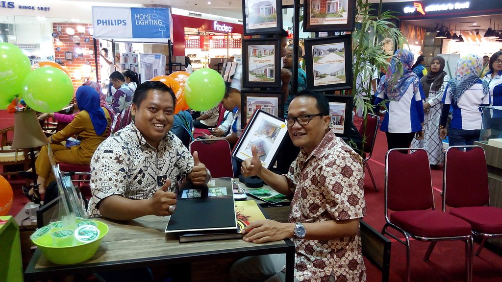 developermuslim's tweet image. Bersama tuan rumah pameran Tribun Pekanbaru Property Expo 2016 | Bpk. Dodi Sarjana, PimRed Tribun Pekanbaru.