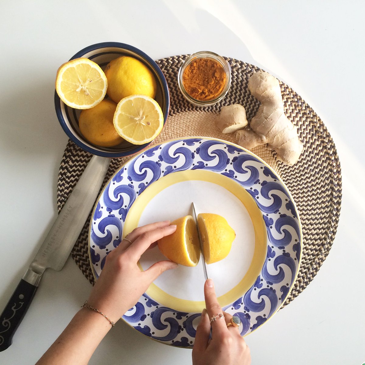 HemsleyHemsley's tweet photo. Morning! Who's starting their day with #PepUpTea like me?! Mx
#GoodandSimple #TheArtOfEatingWell https://t.co/hndNUcKCu5
