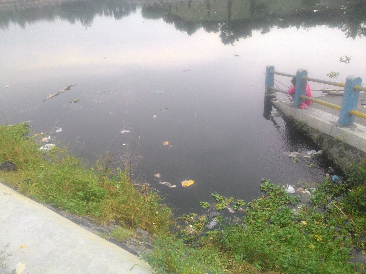 Danangs24's tweet photo. Sungguh menyayangkan pemandangan tambak boyo diganggu oleh bnyaknya sampah  cc @Jogja24Jam @kota_jogja @Sleman24Jam https://t.co/C2sOxgmNRA