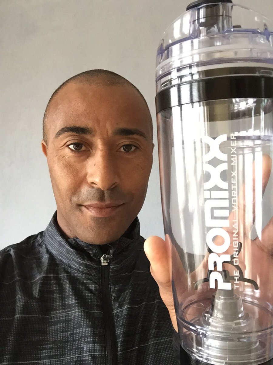 ColinJackson's tweet photo. @Brett_Morse look what I'm about to fill before the gym this morning! Thanks buddy #gym #shakemaker https://t.co/etVOzASuux