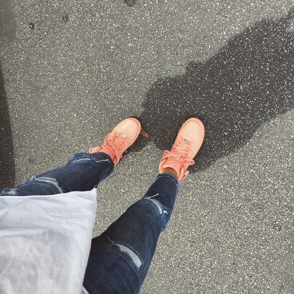 CuteeCIothes's tweet photo. Coral Nike AF-1's https://t.co/eXW2XLbDcd