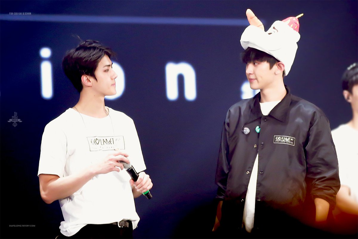 Indy_sehun's tweet photo. [HQ] 160320 #SEHUN #CHANYEOL (cr:DIAFELIZ94z) 
https://t.co/mXA5kFh76a
https://t.co/3rMI5tnzKd https://t.co/mIyFaeCZmT
