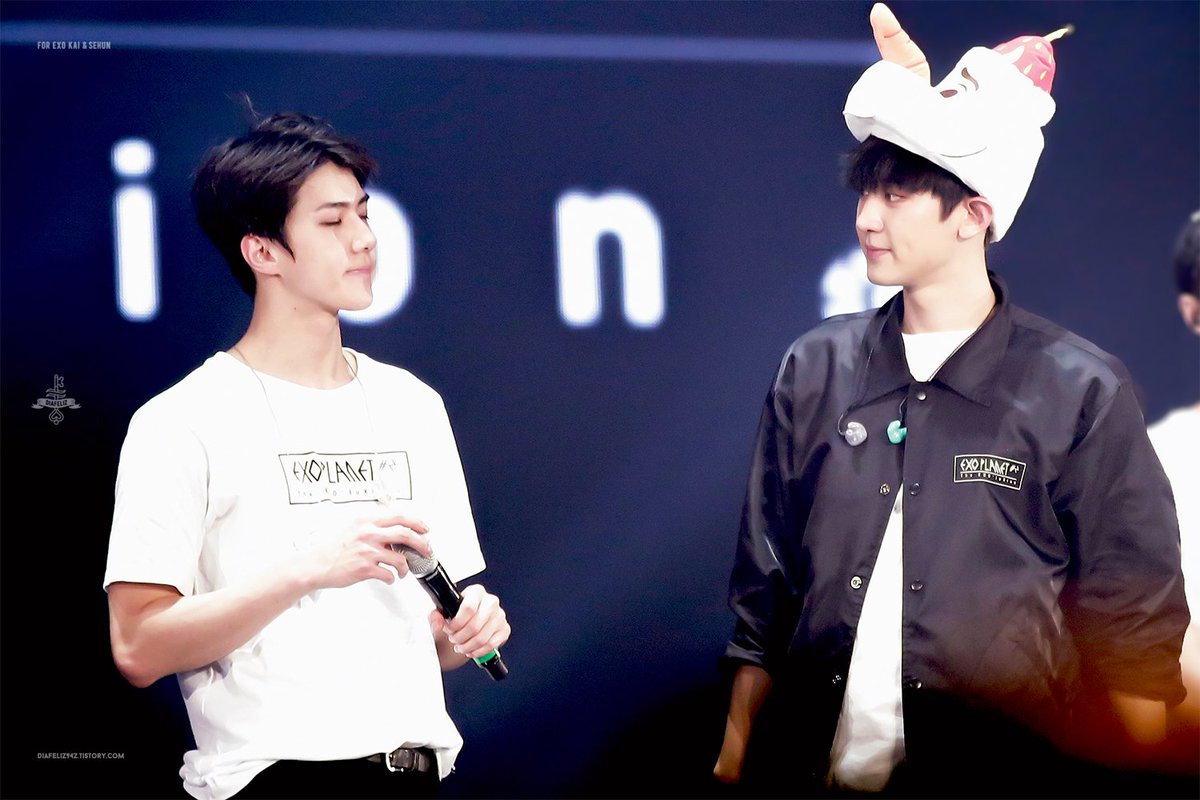Indy_sehun's tweet photo. [HQ] 160320 #SEHUN #CHANYEOL (cr:DIAFELIZ94z) 
https://t.co/mXA5kFh76a
https://t.co/3rMI5tnzKd https://t.co/mIyFaeCZmT