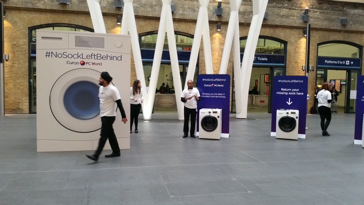 beekbonse's tweet photo. #nosockleftbehind @curryspcworld what an amazing campaign ! #eventprofs #experiential https://t.co/fRrQeiHvxc