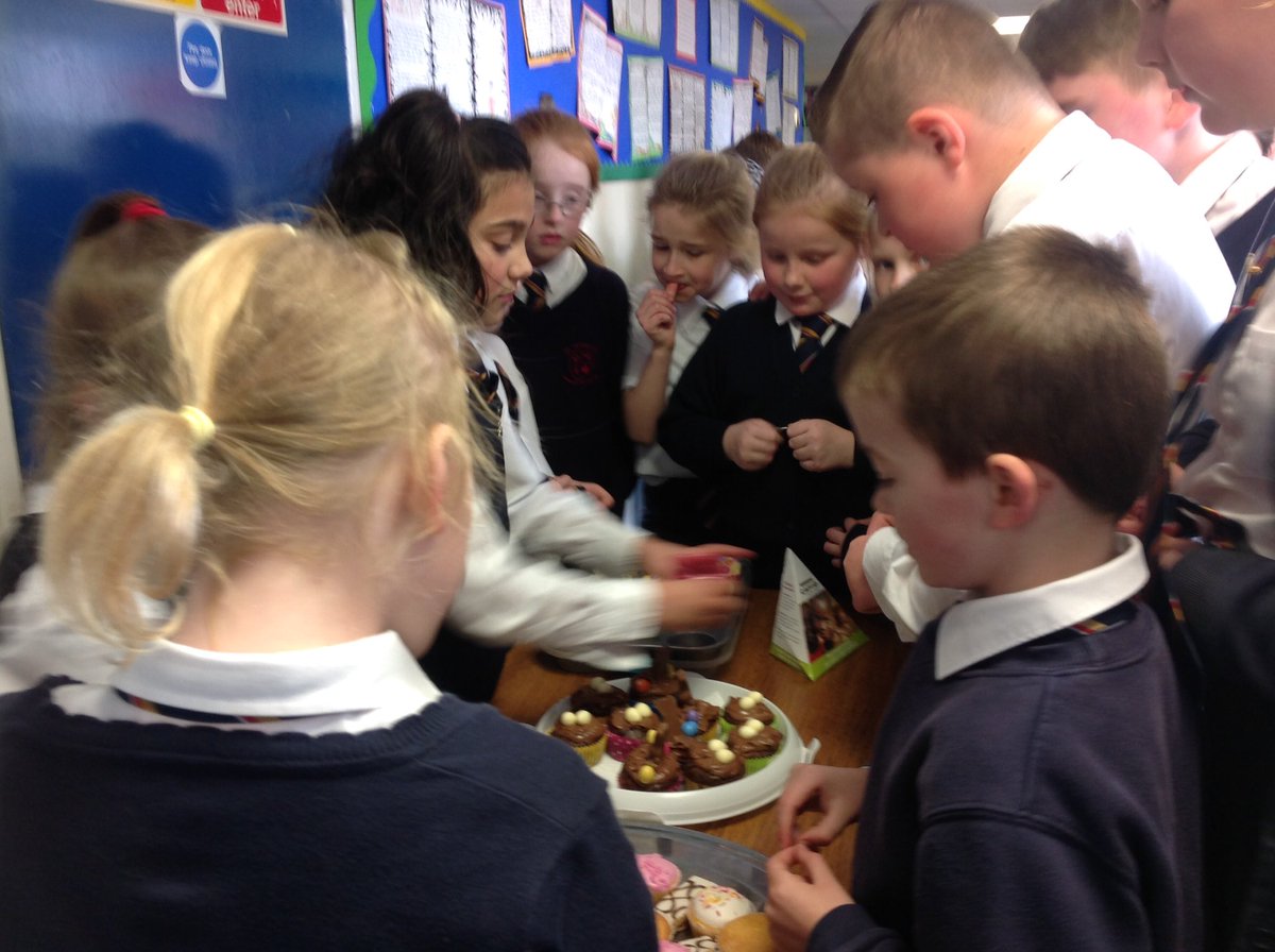 Y3StPetersRC's tweet photo. @CAFODPlymouth @Simon_Giarchi #Y3 are busy #MakingASplash raising money with a #bakesale #Yummy #TeamStPeters https://t.co/6Y53TQrwuz