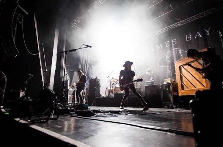 JamesBayMusic's tweet photo. Oslo, thanks for lighting up the room last night!! Huge love x (thanks @skaaret for the snap!) https://t.co/7Hax9kdt5R