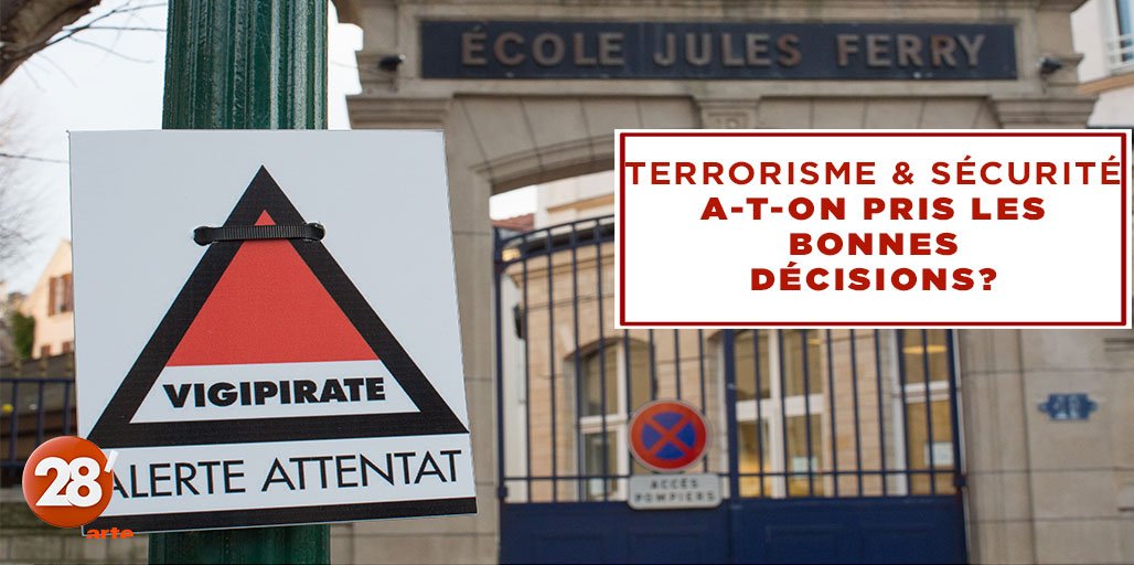 28minutes's tweet photo. Après les attentats de novembre 2015, la réponse du président a été celle de la déchéance de nationalité. #28sec https://t.co/rhp7LfQ1u7