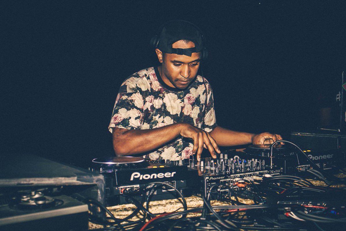 hypebeastmusic's tweet photo. .@Promnitetracks remixes @romefortune's "Dance" https://t.co/BjlplLXLeD https://t.co/9XQes0zTXj