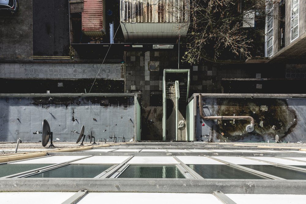 ReadAboutThis1's tweet photo. Check out Eb Robertson's unique perspective of London #London #streetphotography https://t.co/LeniJs7qLv https://t.co/vsayqjsffB