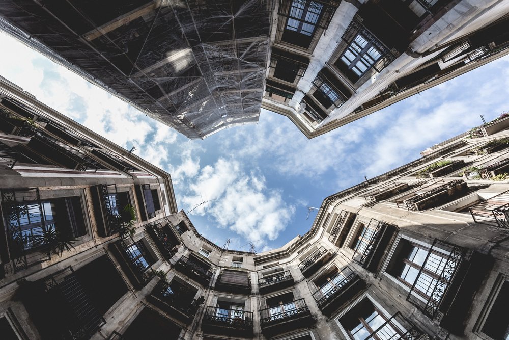 ReadAboutThis1's tweet photo. Check out Eb Robertson's unique perspective of London #London #streetphotography https://t.co/LeniJs7qLv https://t.co/vsayqjsffB