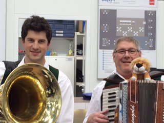 Made_in_Bavaria's tweet photo. #marktentdecker: Leopold auf der #Cebit https://t.co/zm8SKxbzIL