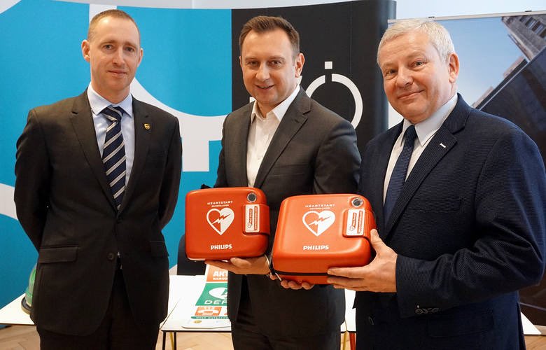 We combine high-tech <a href="/philipshealth/">Philips Healthcare</a>, super-safety of <a href="/UPS/">UPS</a> with <a href="/deROTAID/">ROTAID™ AED CABINETS</a> great quality. @Lodz_miasto is safer now!