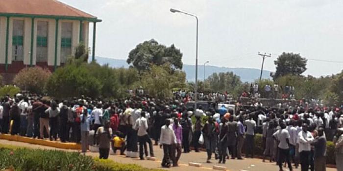 Kenyans's tweet photo. 22 Moi University Students Injured in Terror Scare https://t.co/II3OsiEZk2 #KenyansForOmar #StrathArtsLaunch https://t.co/Qob3zvq6Eo