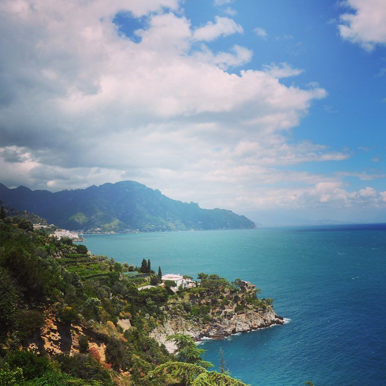 FeelingItaly's tweet photo. InstaPic by ania.wiktoria: #missingthesun #missingsea #sea #stunningview #italy #amalficoast #holidays #needingholi… https://t.co/MkcBjznt8h