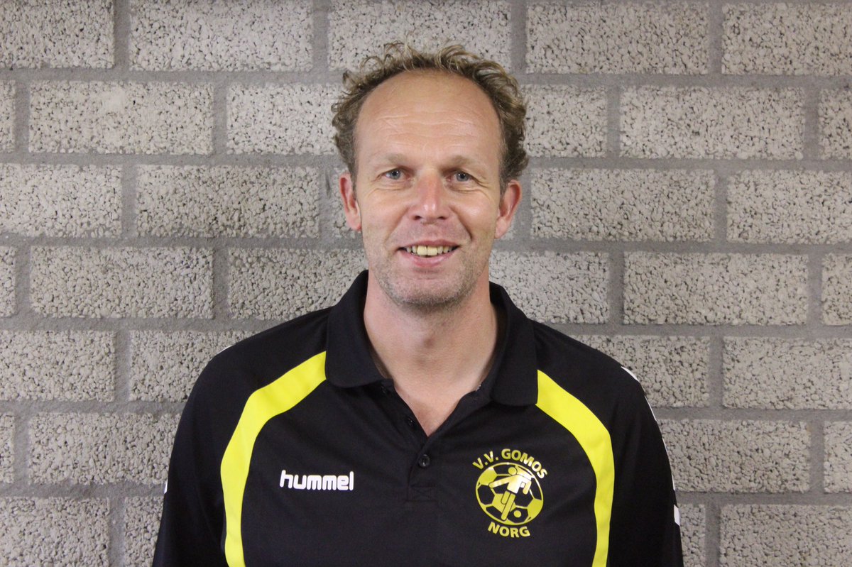 Dinsdagavond heeft hoofdtrainer Wim Bakering officieel zijn contract met één jaar verlengd!