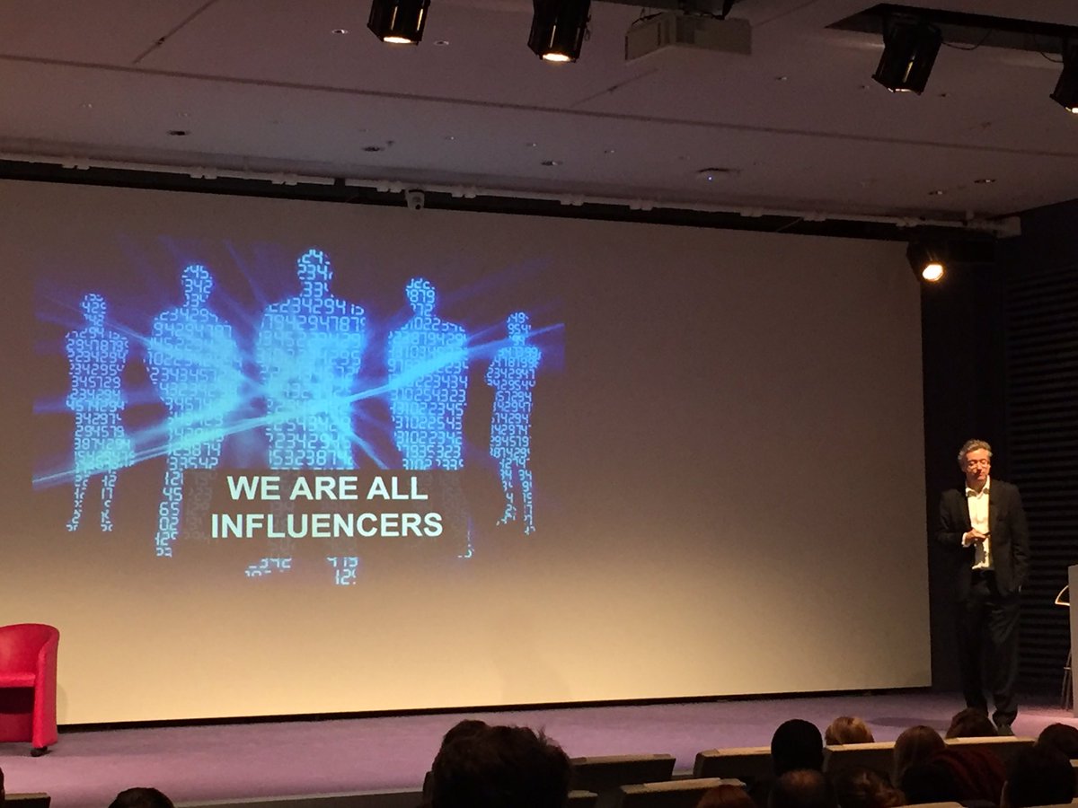 ClaireGlandard's tweet photo. #BrandMe by @nicolasbordas #CapDG16 : Time to Start! Thx @SeverineLienard @TisserandIsa ! https://t.co/1fuGDBOue5