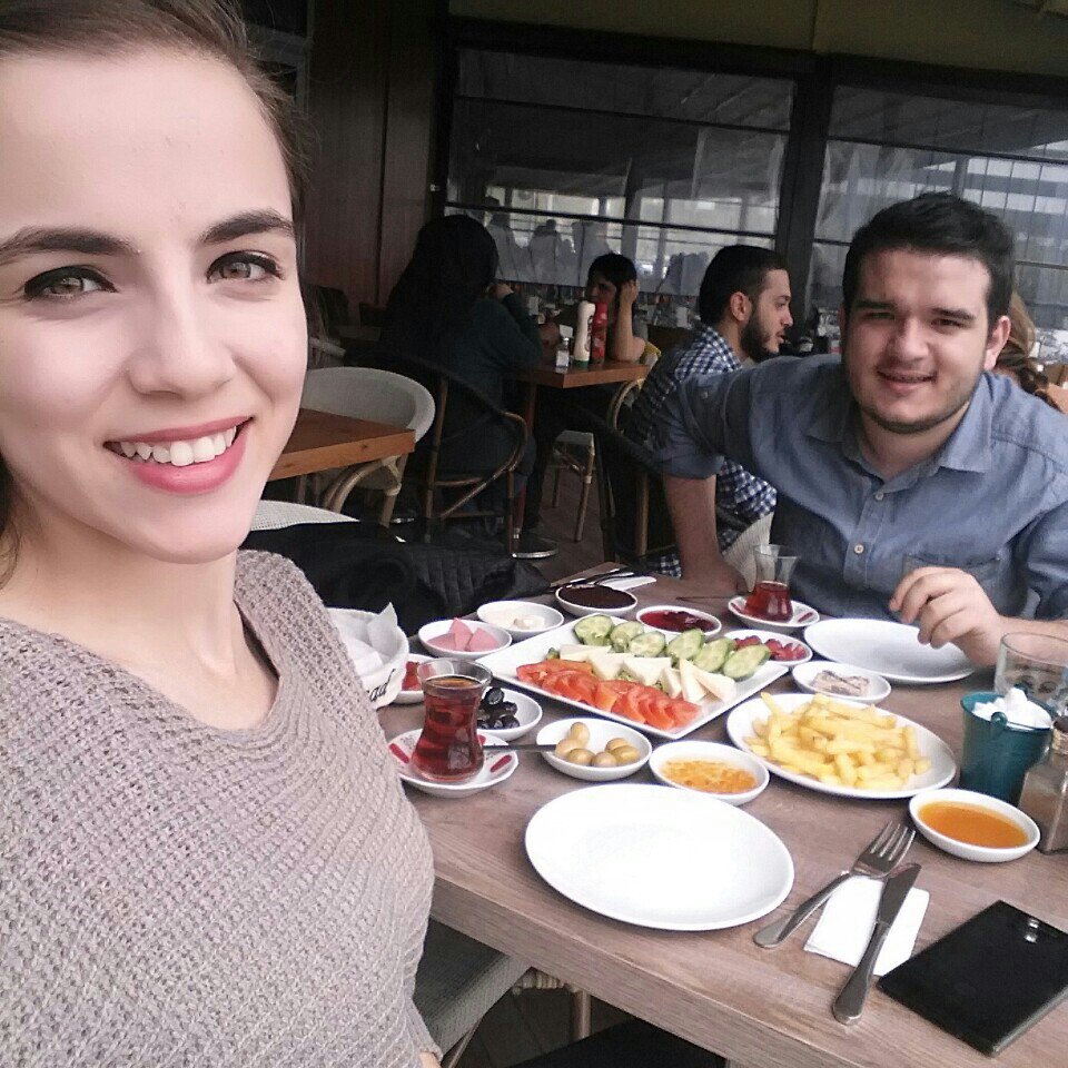 I'm at VeneV Kampüs in Manisa w/ <a href="/askhikayemizz/">suhvkm</a> swarmapp.com/c/aUwNZhB7zrm