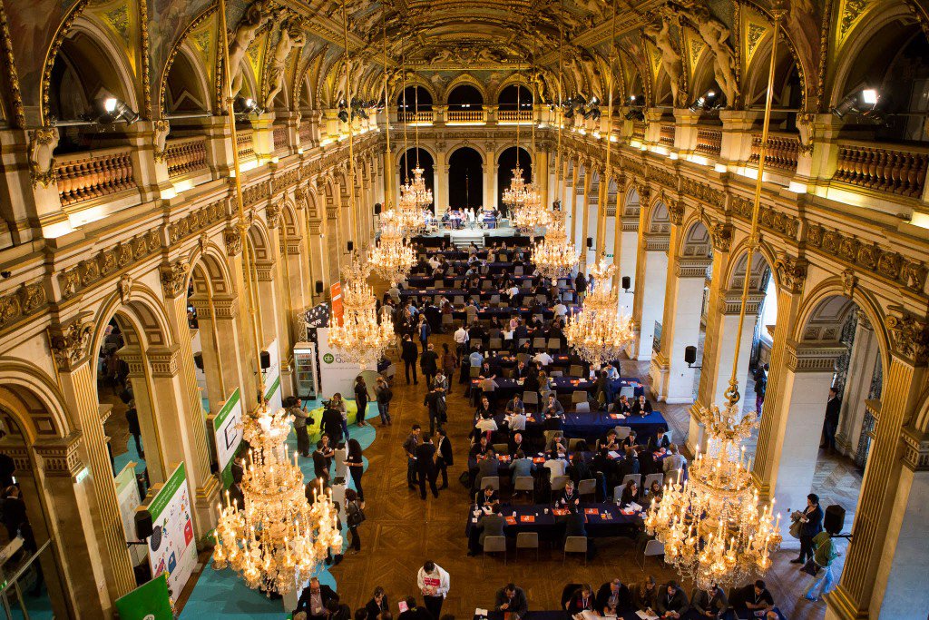 Paris's tweet photo. #HackingParis c'est demain. 1001 start-ups investissent l'Hôtel de Ville avec @Paris_and_Co  https://t.co/UybiRxo3z5 https://t.co/3eZGevgv22