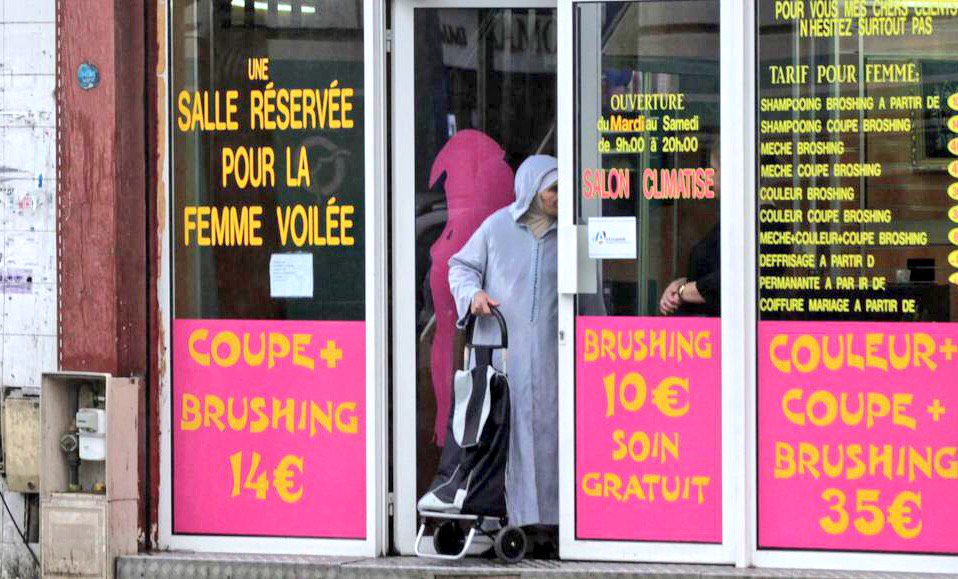 J_Bardella's tweet photo. .@SylvainTronchet Vous appelez ça une "veille tradition française" ? https://t.co/H3ODoYi62T