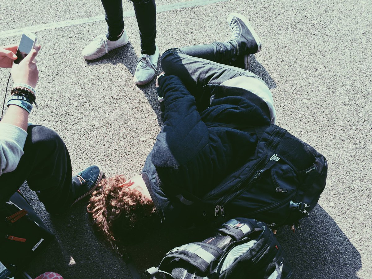 LeviJones's tweet photo. i can sleep anywhere https://t.co/uZ3cWJdqip