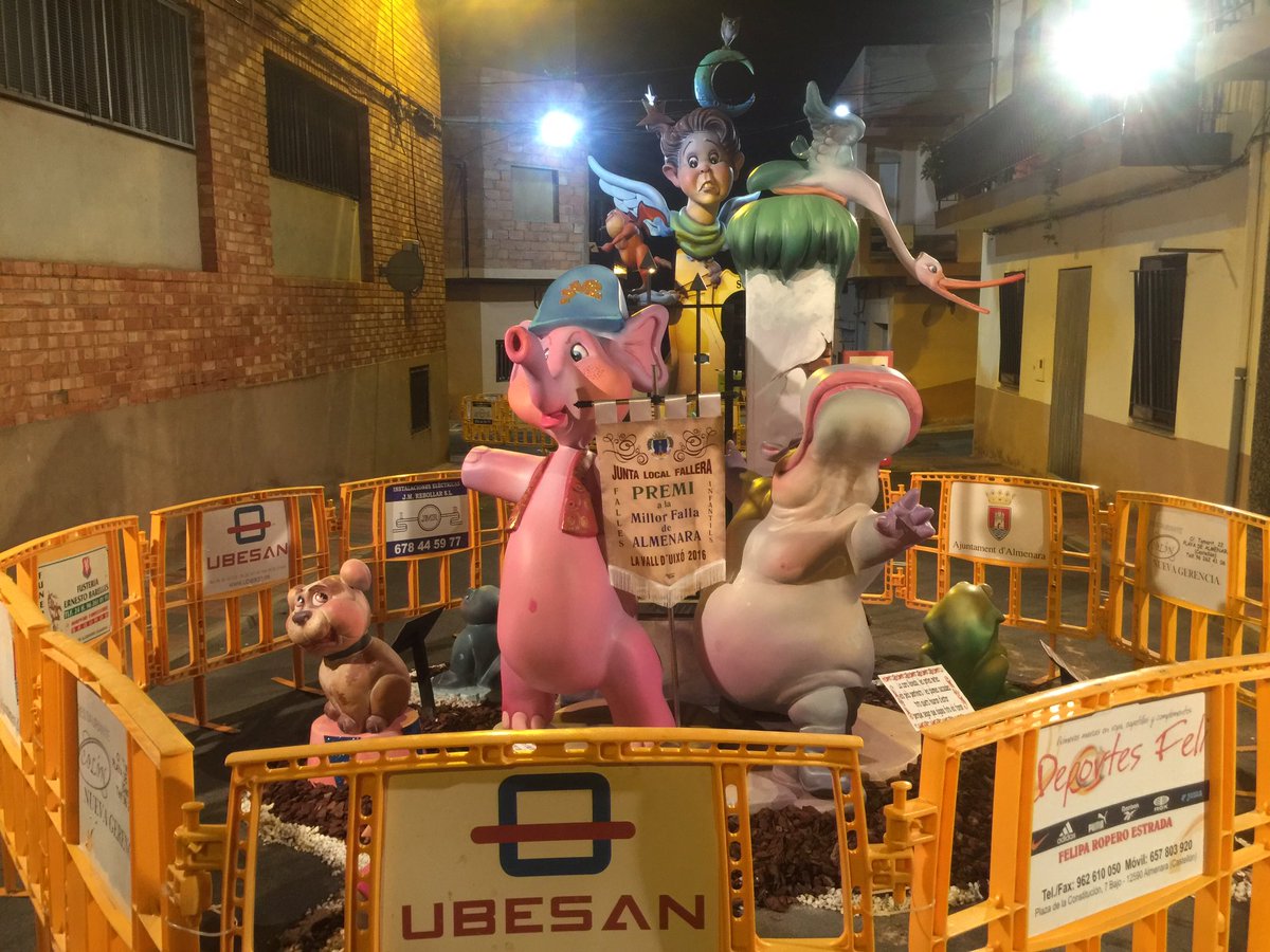 ElCompromis's tweet image. Falla infantil 2016