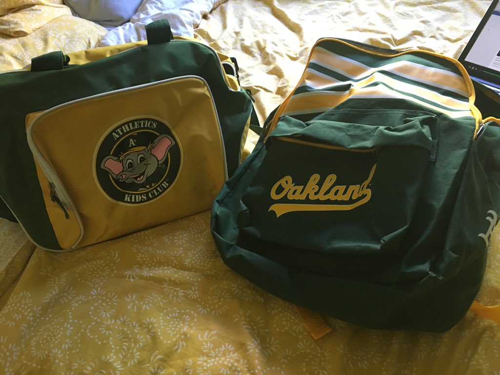 jesslum's tweet photo. Spring training here I come #greencollar #thisisobnoxious https://t.co/cWLBWheAQt