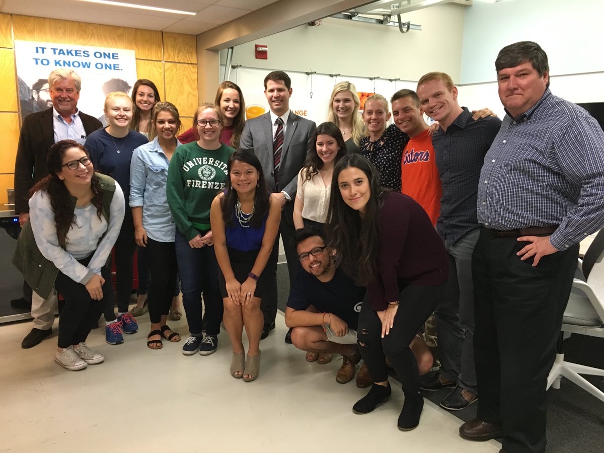 TheAgencyAtUF's tweet photo. Thank you so much @MHGrayWF for speaking with The Agency about @WellsFargo corporate communications! #AgencyBrownBag https://t.co/tgtmNfpSVG