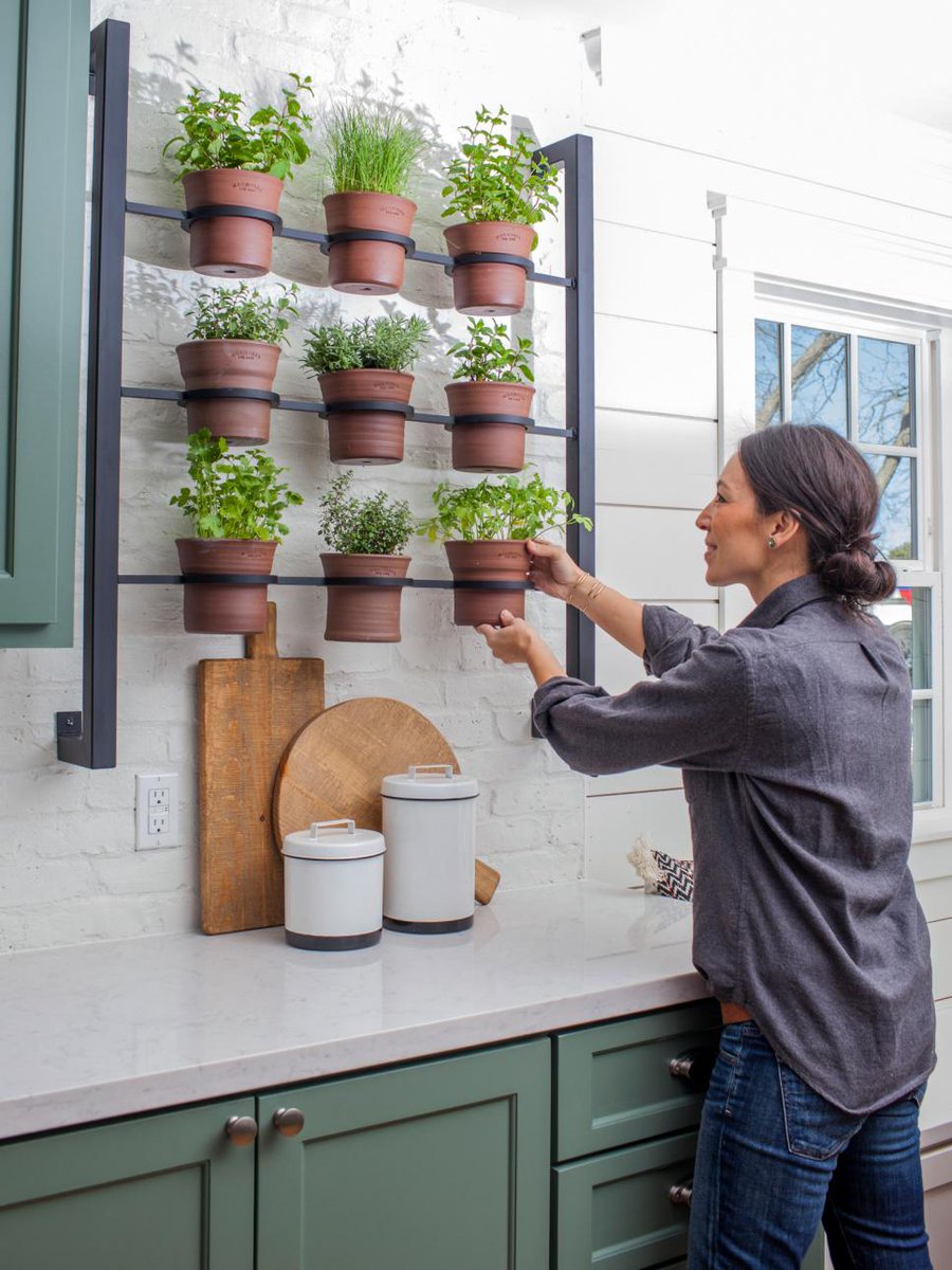 hgtv's tweet photo. These are our favorite design things from last night's #FixerUpper-->  https://t.co/VEssczDZzP https://t.co/bDCnXLnQsm