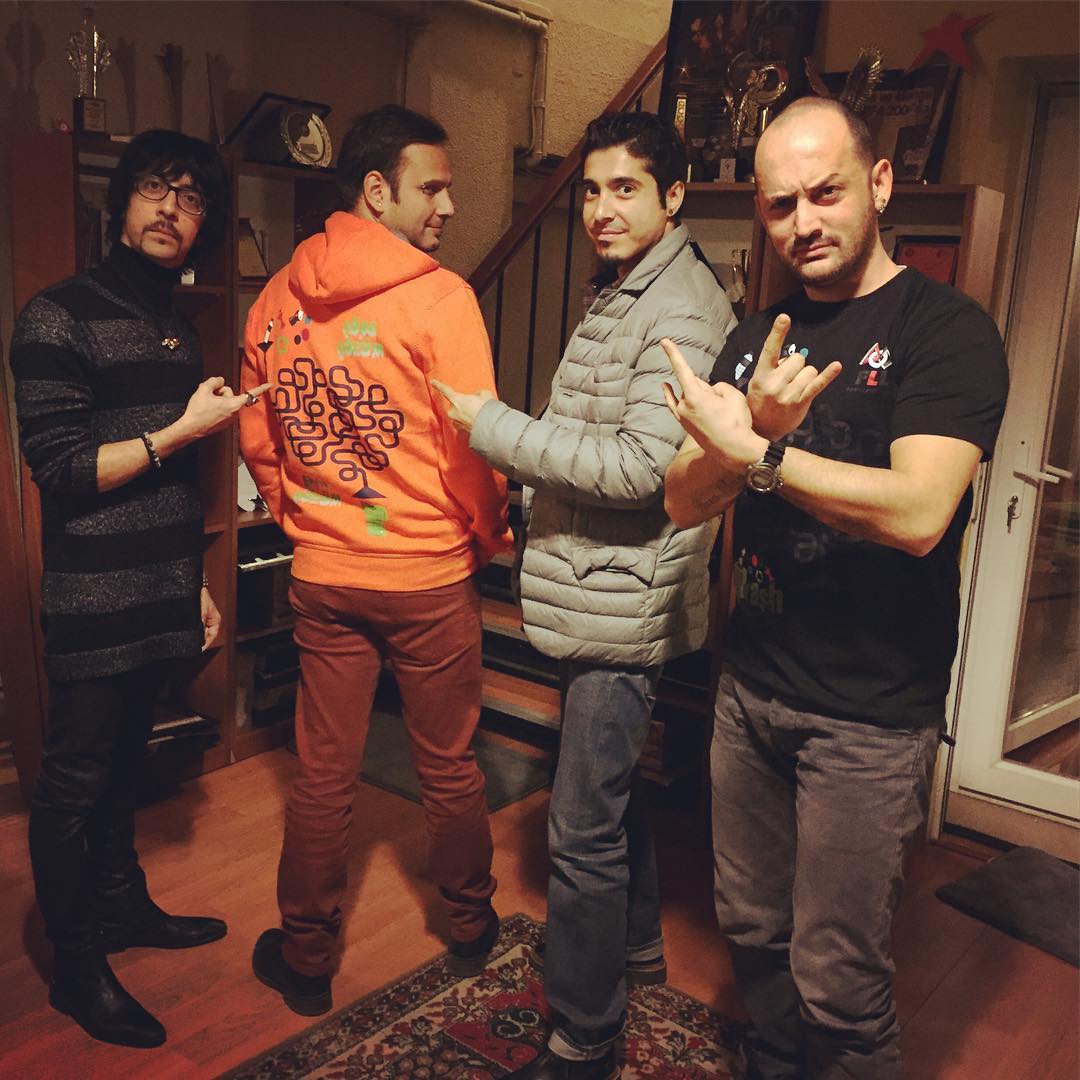 .<a href="/BilimKahraman/">Bilim Kahramanları</a> derneğinin takipçisiyiz. Geleceğin kahramanlarını yaratıyorlar, çocuklarımıza ilham veriyorlar.