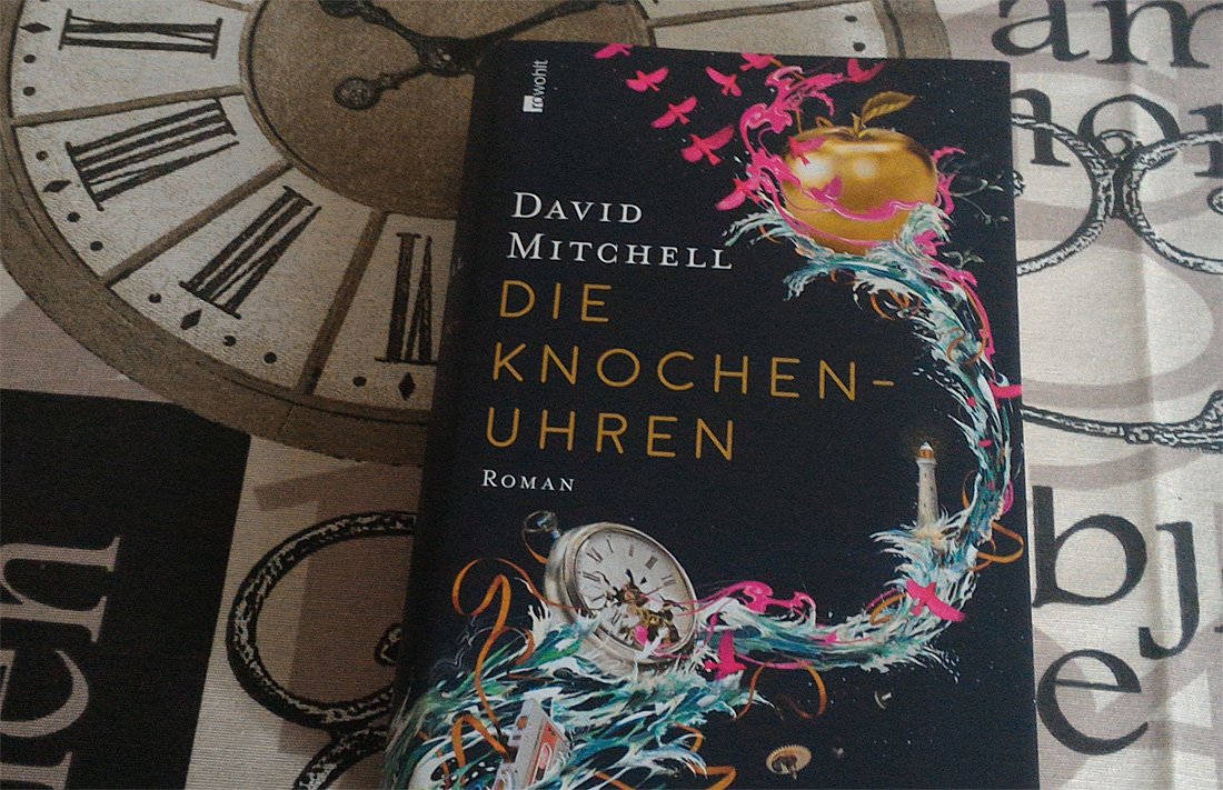 rowohlt's tweet photo. #DieKnochenuhren von David Mitchell - ein kaleidoskopischer und erfindungsreicher Roman. https://t.co/1BH1pbPhXj https://t.co/mYES1VoVtc