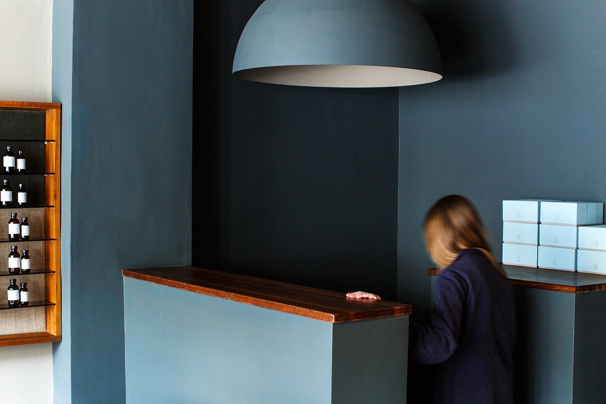 A short film introducing perfumer Lyn Harris and her London atelier - <a href="/perfumerhlondon/">perfumerhlondon</a>: vimeo.com/159768906