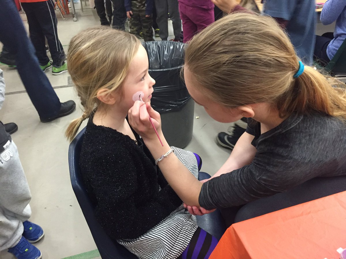 CameronStPS's tweet photo. Just a few of the amazing things we have tried at the Business Fair! #stilltimetobuy #wow @SCDSB_Schools https://t.co/6YU23LvAKN