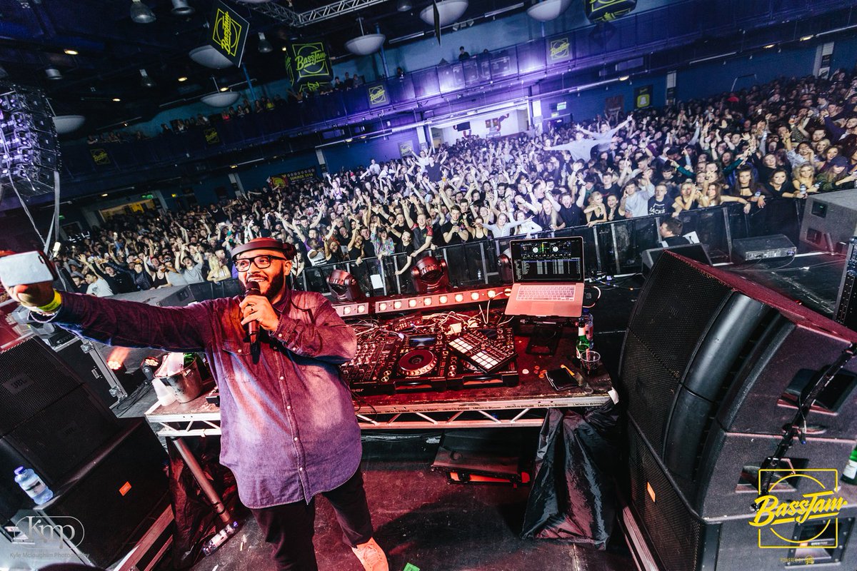 bassjamuk's tweet photo. #JAMSELFIE - @mistajam’s set at Bass Jam was BIG! https://t.co/8x1U70UIWr