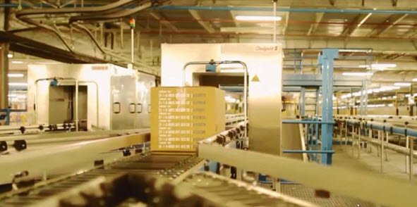 Zara's #RFID -enabled #supplychain chain is keeping other retailers on their toes businessinsider.com/zaras-inditex-…