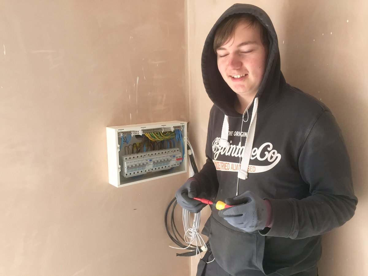 MSEElectrical's tweet photo. @hageruk #HagerGang The apprentices first consumer unit https://t.co/nZXK3tH5a0